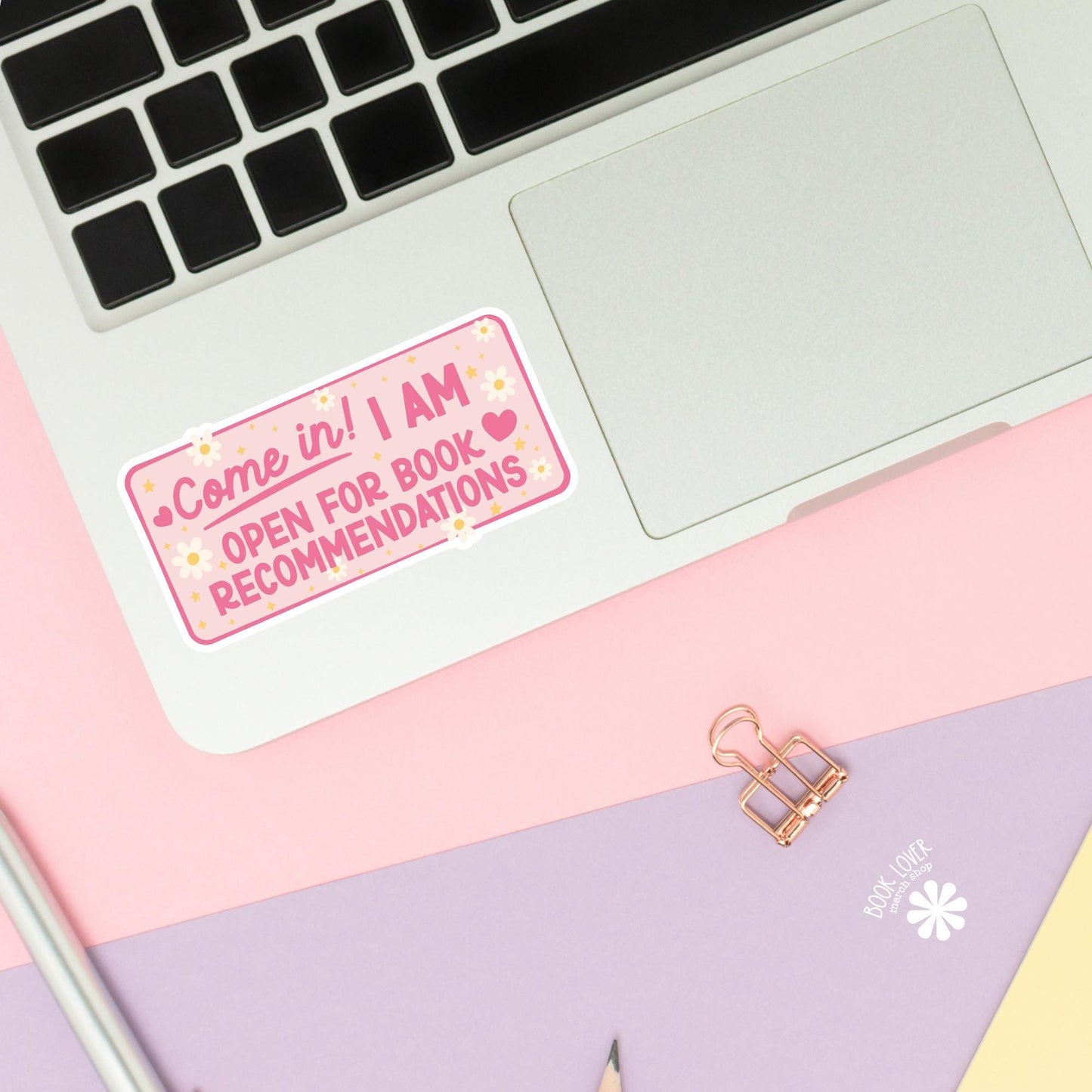Come In ! I Am Open for Book Recommendations Stickers / Bookish Stickers / Book Lover Gift / Bookish Merch / Kindle Sticker / Reading Lover