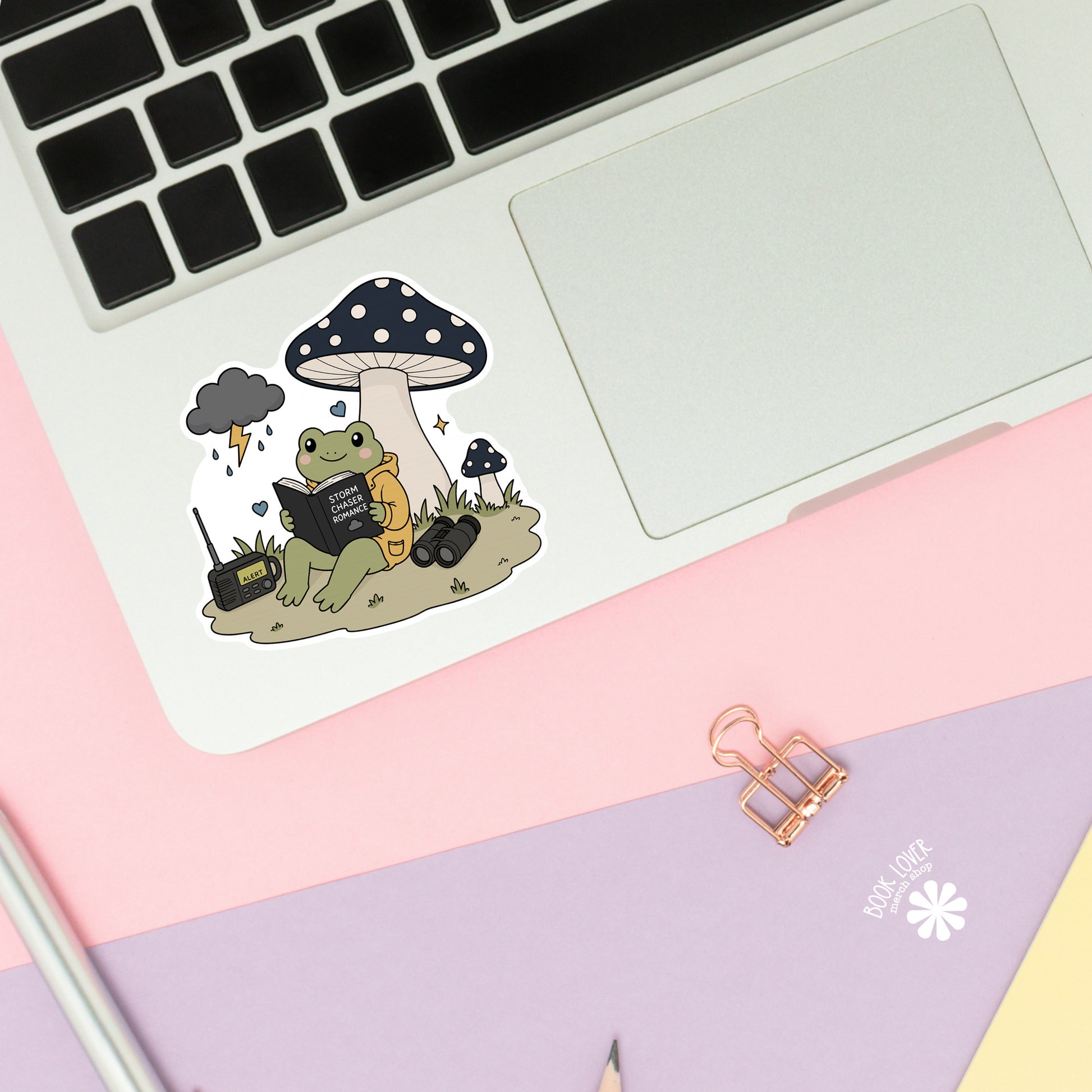 Romance reader frog sticker close-up – matte finish – book lover vinyl decal