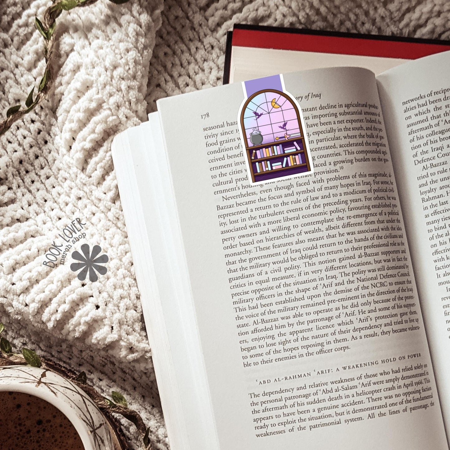 Fantasy Bookshelf Magnetic Bookmark / Bookish Bookmark / Dragon Bookmark / Book Lover Gift / Bookish Merch / Fantasy Reader / Reading Lover